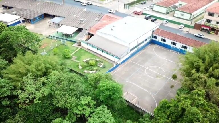 Foto aérea da escola